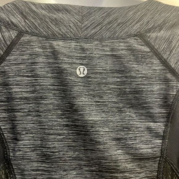 Lululemon Athletica Heather Black Scoop Neck Long Sleeve Lace Panel Shirt-Size 6 - Picture 12 of 14